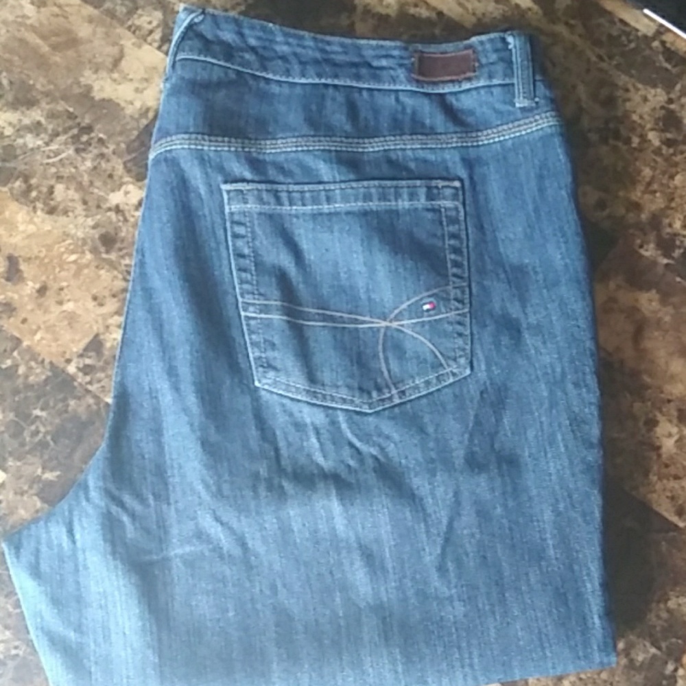 Tommy Hilfiger Cuffed Capri Jeans